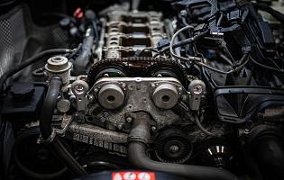 Motorblok in de auto