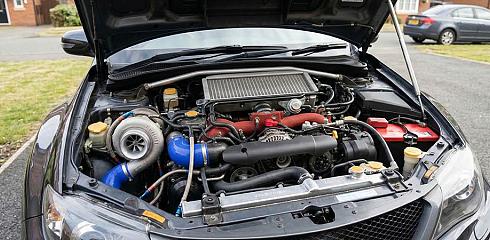 motor onder de motorkap