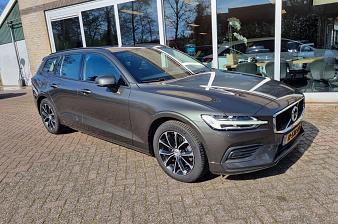Volvo V60 2.0 B3 Momentum automaat Advantage trekhaak!