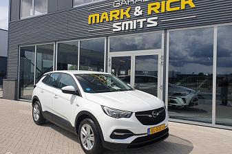 Opel Grandland X 1.2 Turbo Business Executive