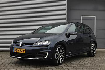 Volkswagen Golf 1.4 TSI GTE Connected Series I PHEV I Aut. I Pano.dak I Carplay I Navi