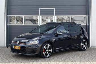 Volkswagen Golf 2.0 TSI GTI | Panoramadak | Xenon | Parkeer sensoren | Stoel verwarming |