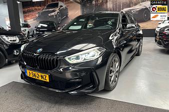 BMW 1 Serie 118i Executive M-Sport / Led / Navi / Stoelverwarming