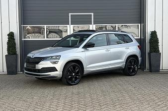 SKODA Karoq 1.5 TSI ACT Sportline | Pano | Keyless | Parkeer sensoren | Elektrisch klep |