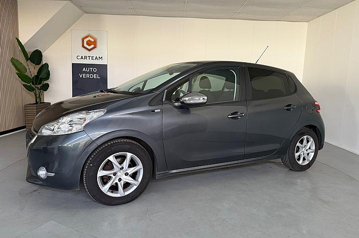 Peugeot 208 1.2 PureTech Style Airco, LMV, Navigatie