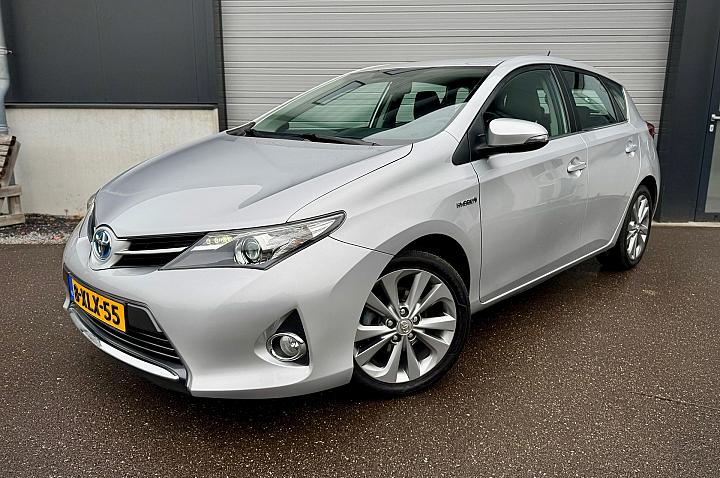 Toyota Auris 1.8 Hybrid / 12 mnd Garantie