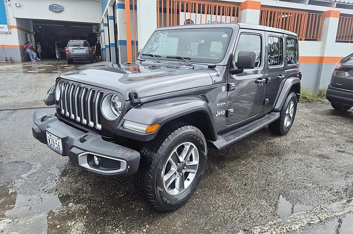 Jeep Wrangler Sahara