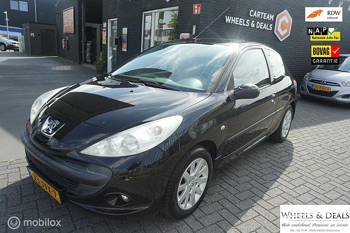 Peugeot 207 CC 1.6-16V T Féline