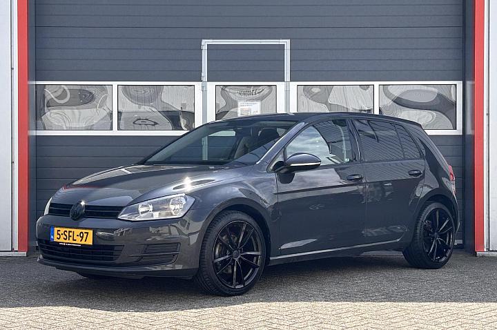 Volkswagen Golf 1.2 TSI Trendline | Cruise | Parkeer sensoren | Lichtmetaal |
