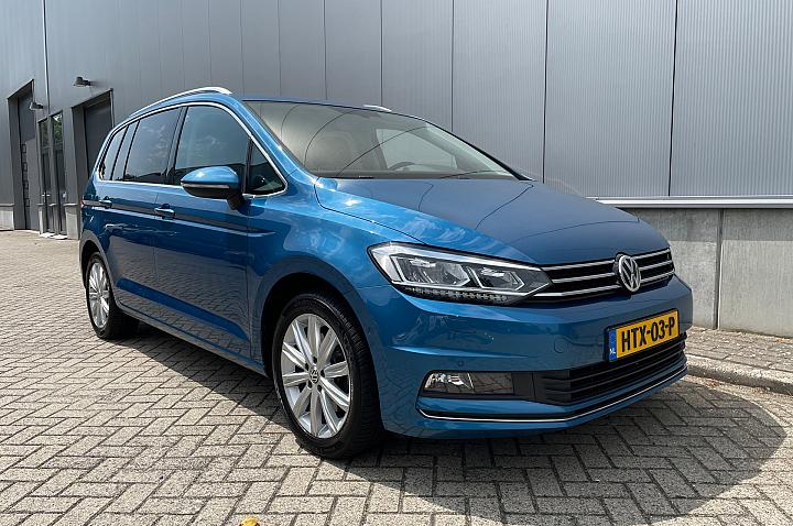 Volkswagen Touran 1.5 TSI Highline Business R / Camera / Trekhaak
