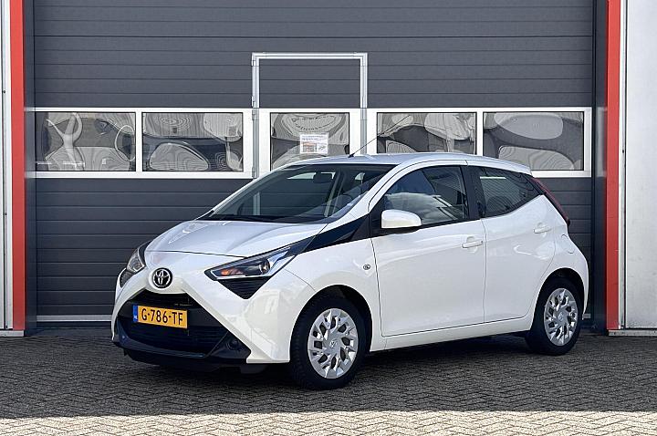 Toyota Aygo 1.0 VVT-i x-play limited | Camera | Airco | Elek ramen |