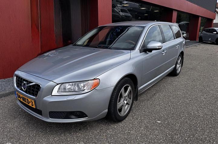 Volvo V70 3.2 Summum | Leer | BLIS | Xenon | Trekhaak | Keyless | Alarm |Youngtimer