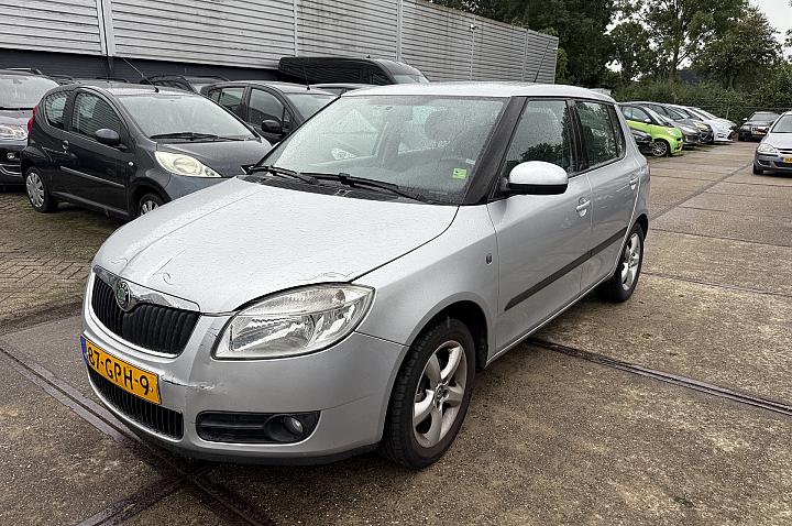 SKODA Fabia 1.6-16V Ambiente 1e eigenaar! lichte voorschade!