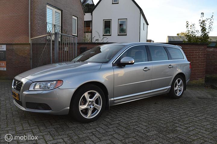 Volvo V70 3.2 Summum | Leer | BLIS | Xenon | Trekhaak | Keyless | Alarm |Youngtimer