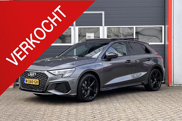 Audi A3 Sportback 40 TFSI e Business edition | S-Line | Pano | Camera | LED |