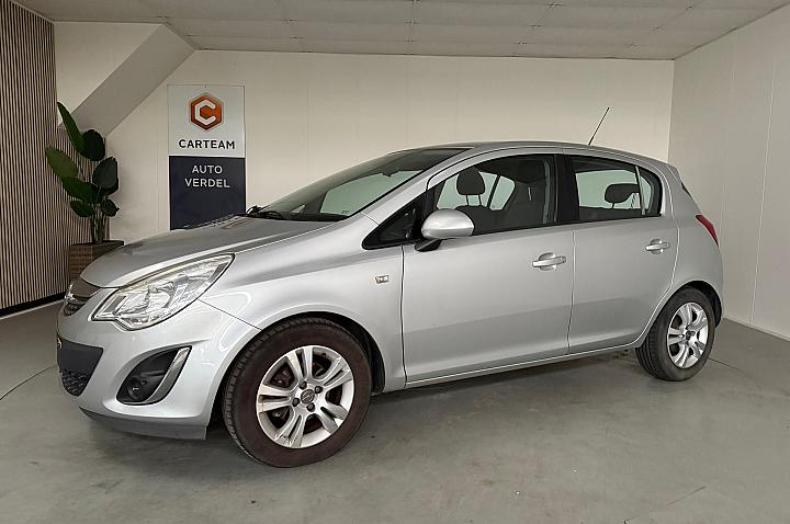 Opel Corsa 1.2-16V Cosmo Airco, LMV