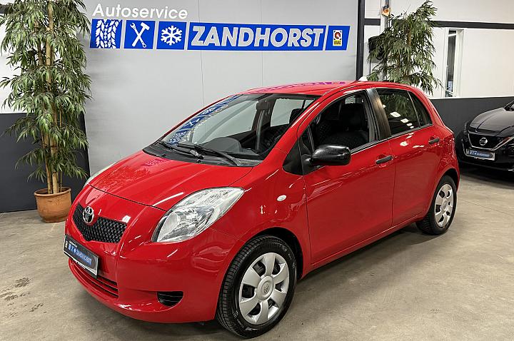Toyota Yaris 1.0 VVTi +