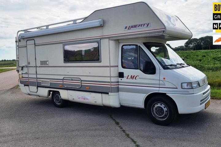 LMC Liberty 670 camper Incl stallings plek en unieke indeling veel leefruimte