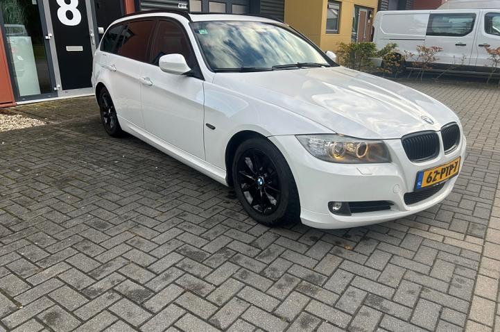 BMW 3 Serie Touring 320d Efficient Dynamics Edition Luxury Line