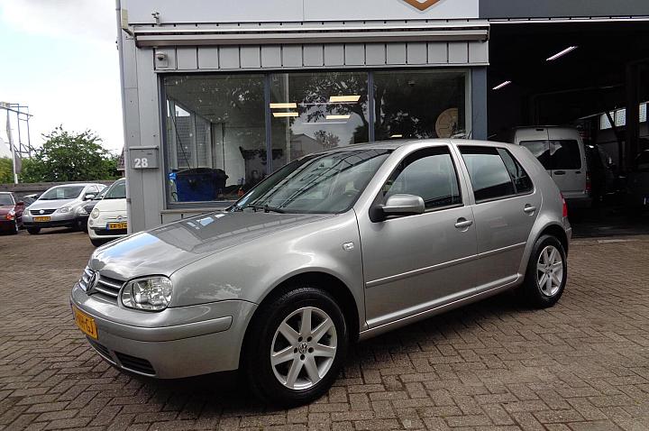 Volkswagen Golf 1.6-16V FSI met airco