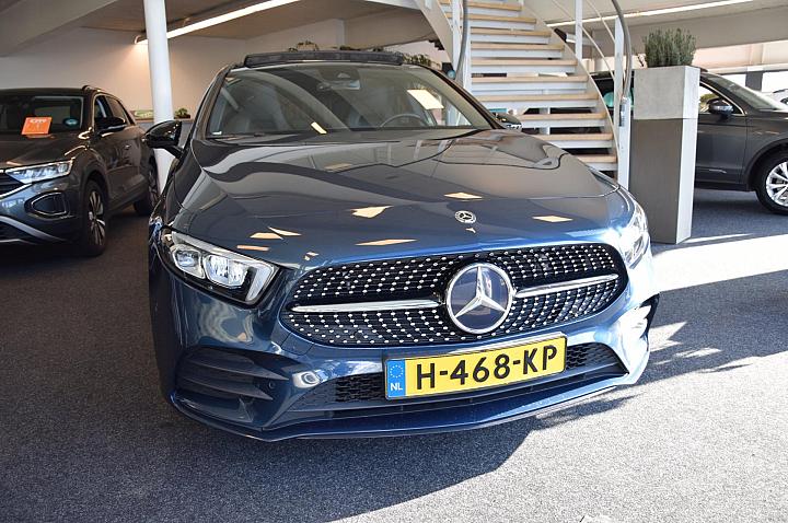 Mercedes-Benz A-Klasse 180 Business Solution AMG, Panorama dak, Allseason Banden