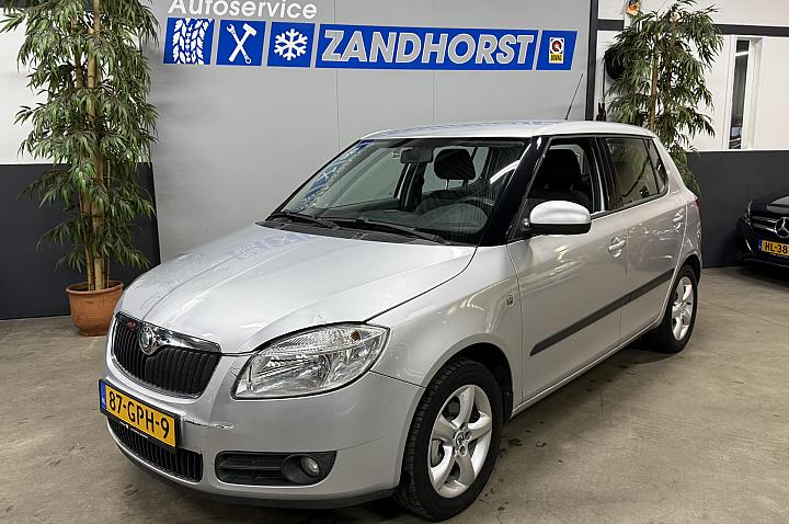 SKODA Fabia 1.6-16V Ambiente 1e eigenaar! lichte voorschade! APK tot 05-11-2026!!!