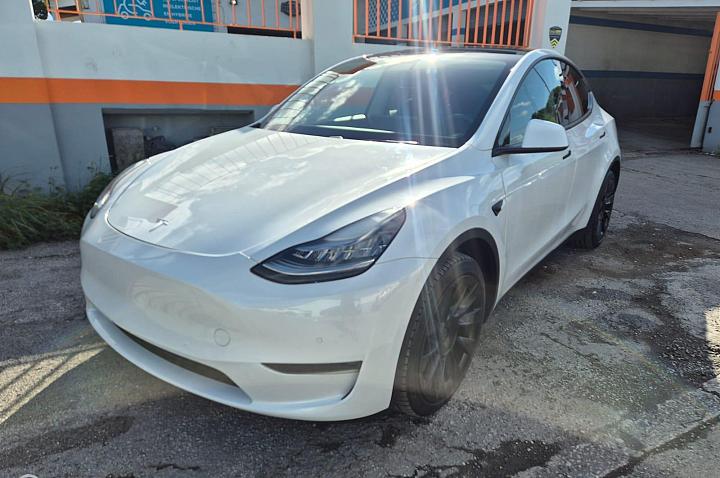 Tesla Model Y Long Range