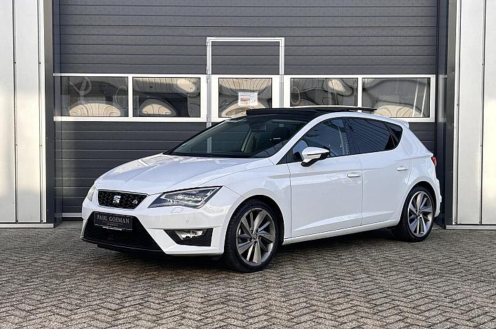 Seat Leon 1.4 EcoTSI FR | Pano | Leer | Parkeer sensoren | Stoel verwarming | LED |