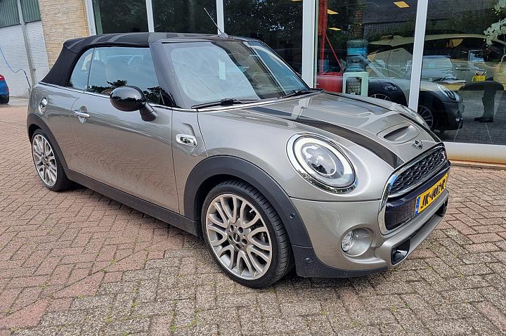MINI Cooper S Cabrio Mini 2.0 Chili Serious eindejaars actie! business met certificaat!!