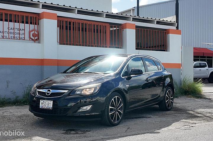 Opel Astra -