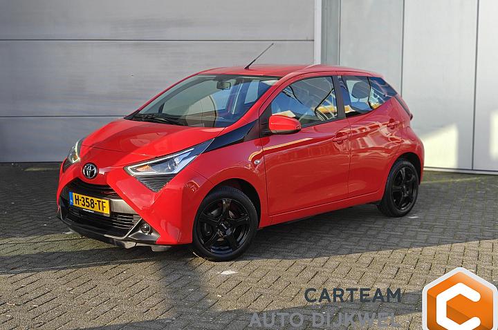 Toyota Aygo 1.0 VVT-i x-play Camera/Apple carplay/Android auto