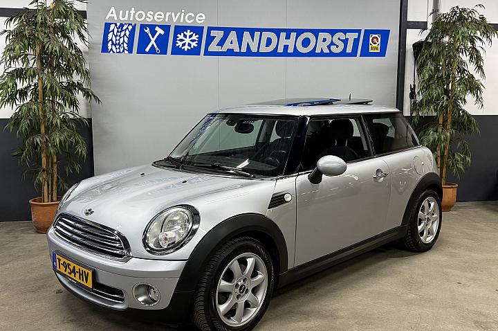 MINI Cooper Mini 1.6 // Panodak // Airco // Cruise // voorruitverw. // stoelverw.