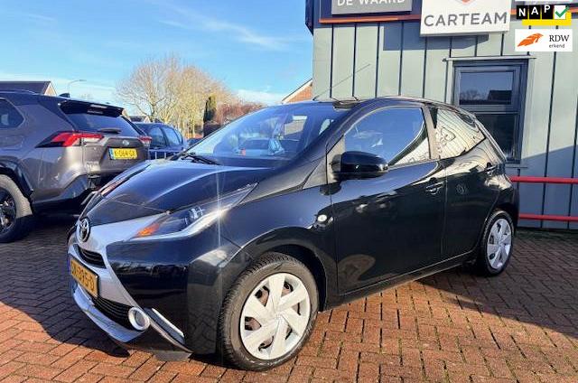 Toyota Aygo 1.0 VVT-i x-nav