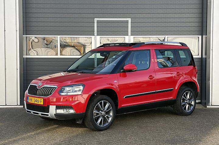 SKODA Yeti Outdoor 1.2 TSI Greentech Edition | Pano | Parkeer sensoren | Stoel verwarming | Climate control |