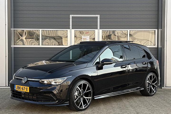 Volkswagen Golf 1.5 eTSI R-Line Business | Pano | Stoel verwarming | LED | Climate |