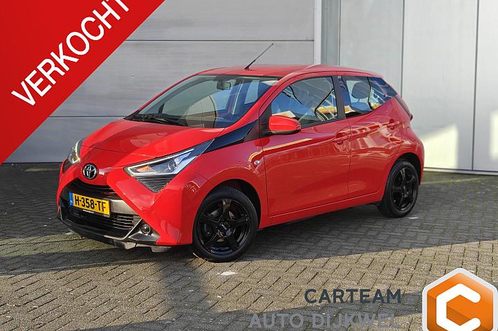 Toyota Aygo 1.0 VVT-i x-play Camera/Apple carplay/Android auto