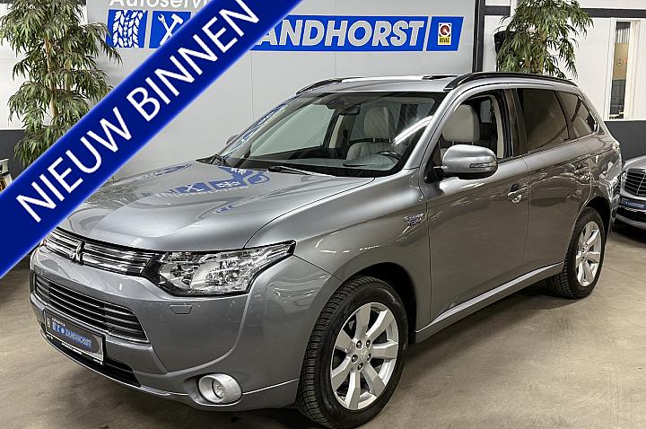 Mitsubishi Outlander 2.0 PHEV instyle // Leer // Schuifdak // Xenon