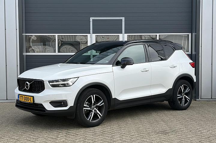 Volvo XC40 2.0 T4 R-Design | Camera | Parkeer sensoren | Keyless | Stoel verwarming |
