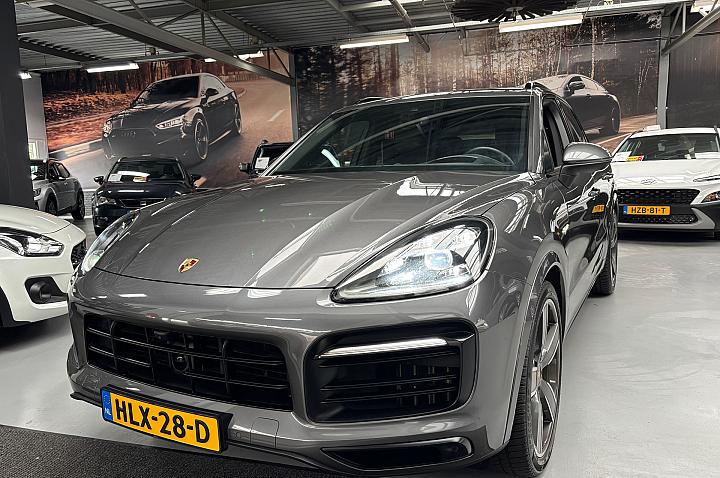 Porsche Cayenne 3.0 E-Hybrid / Panorama / Sport