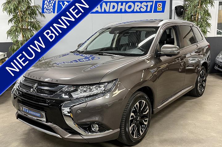 Mitsubishi Outlander 2.0 PHEV Pure // Leer // Camera // Schuifdak