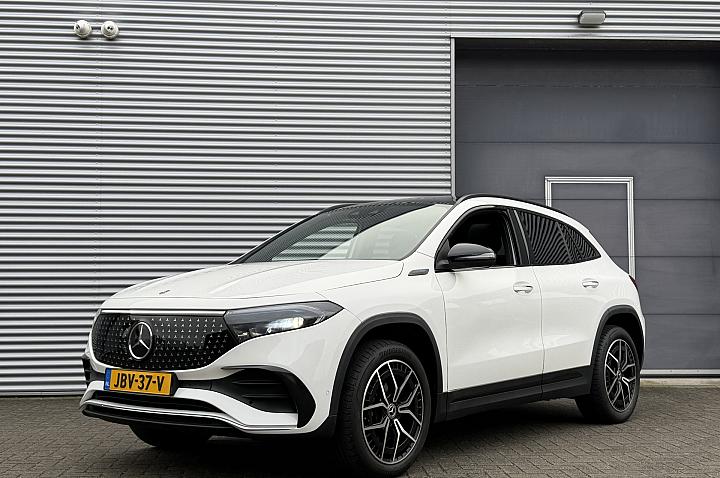 Mercedes-Benz EQA 250+ AMG Line 71 kWh I Pano.dak I Camera I Carplay I ACC