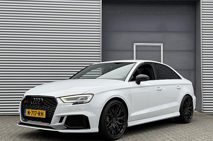Audi RS3 A3 Limousine 2.5 TFSI quattro I 400 PK I Aut. I Keramisch I Leder I Virtual I B&O Audio