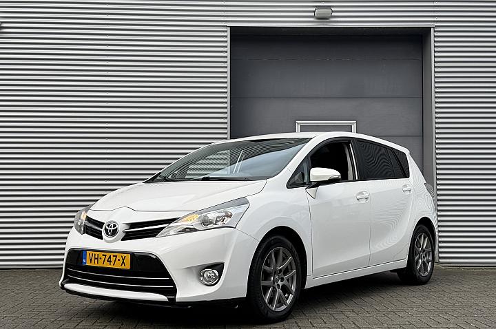 Toyota Verso 2.0 D-4D Business I Grijs Kenteken I Navi I Camera I Clima. I Cruise
