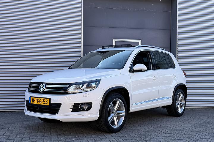 Volkswagen Tiguan 1.4 TSI R-Line Edition I Pano.dak I Navi