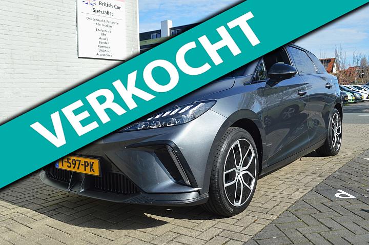 MG MG4 Electric Luxury 64 kWh / Carplay / 1e eigenaar / trekhaak / BOVAG RIJKLAARPRIJS