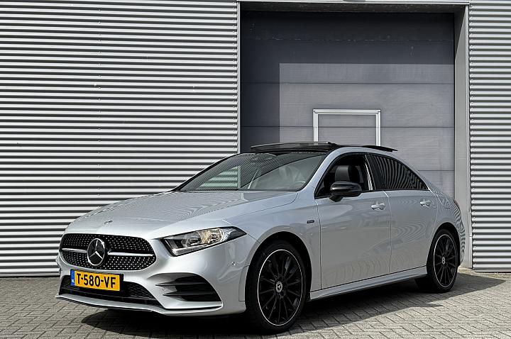 Mercedes-Benz A-Klasse 250 e I PHEV I Aut. I AMG I Pano.dak I Carplay I ACC I Burmester