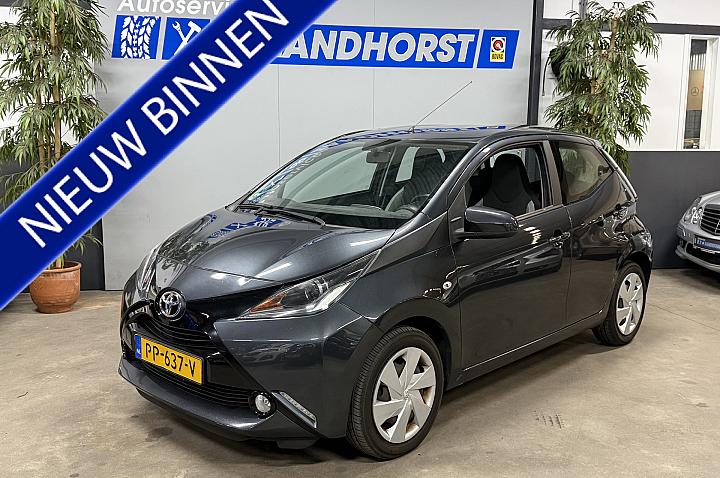 Toyota Aygo 1.0 VVT-i x-play // Aico // carplay