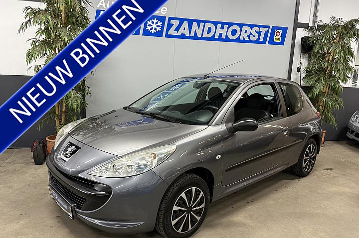 Peugeot 206 + 1.1 XR // incl. nieuwe APK!!!