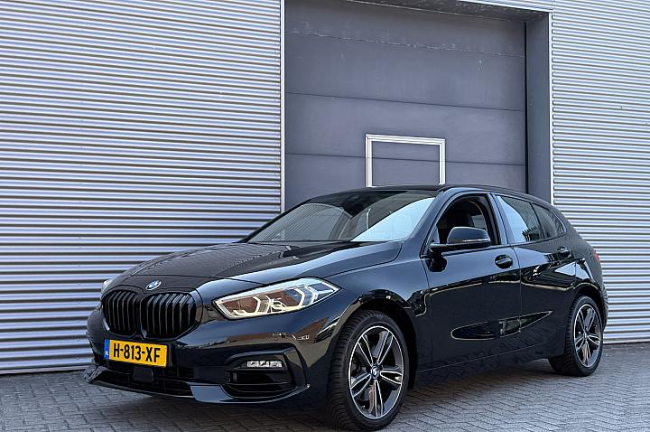 BMW 1 Serie 118i Executive Edition I Aut. I Sport-Line I Carplay I Sportstoelen