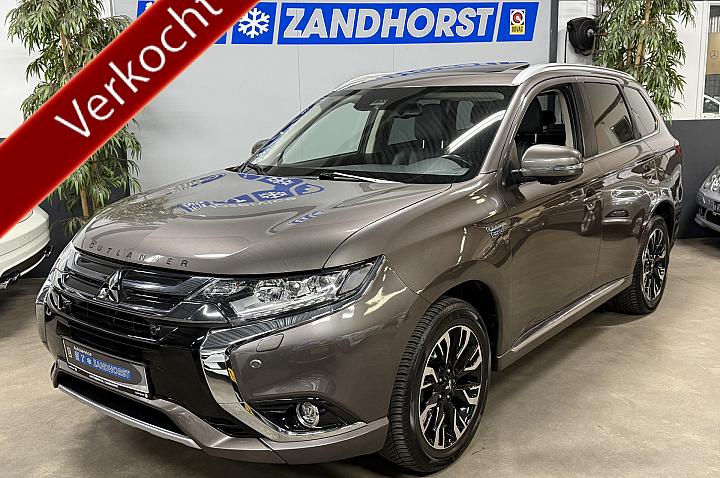 Mitsubishi Outlander 2.0 PHEV Pure // Leer // Camera // Schuifdak Verkocht!!!